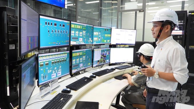 The area operates the smart monitoring system for all production activities of CPV Food Binh Phuoc. Photo: Tran Trung.