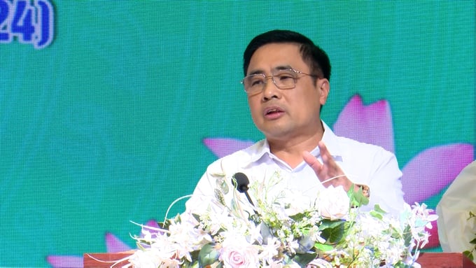 Thứ trưởng Bộ NN-PTNT Nguyễn Quốc Trị đề nghị Sơn La cũng như các địa phương có thế mạnh về rừng kiên trì thực hiện mục tiêu 'lấy rừng để nuôi rừng'. Ảnh: Quang Dũng.