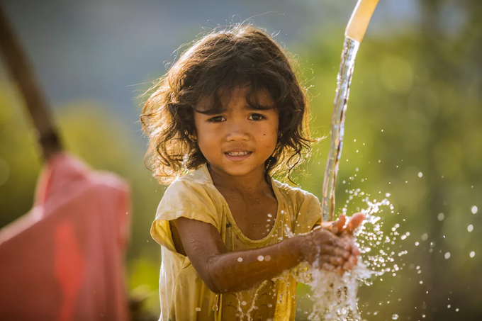 UNICEF đã hỗ trợ Việt Nam thực hiện chỉ tiêu về nước sạch và vệ sinh trong Chương trình mục tiêu Quốc gia về xây dựng nông thôn mới giai đoạn 2021 - 2025. Ảnh: UNICEF Viet Nam\Truong Viet Hung.