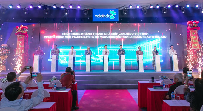 The inauguration ceremony for Vaksindo Vietnam Veterinary Vaccine Factory in Yen My II Industrial Park, Yen My District, Hung Yen. Photo: Vaksindo VN.