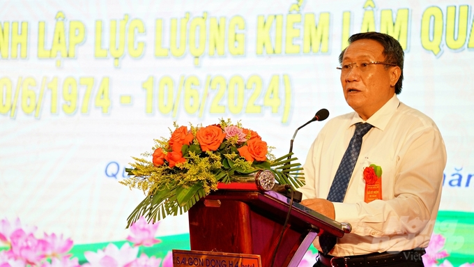Ông Hà Sỹ Đồng, Phó chủ tịch UBND tỉnh Quảng Trị biểu dương và ghi nhận những đóng góp của lực lượng kiểm lâm trong công tác quản lý bảo vệ rừng. Ảnh: Võ Dũng.