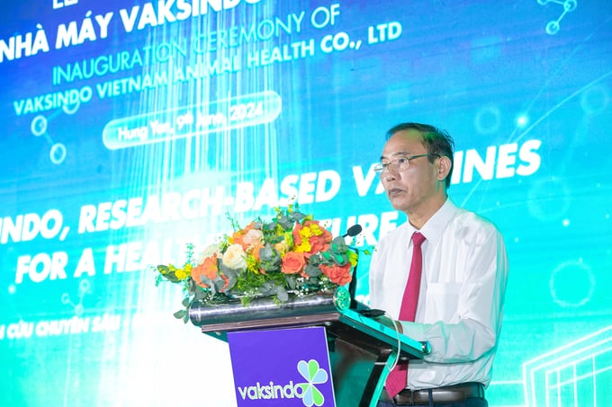 Deputy Minister of Agriculture and Rural Development Phung Duc Tien giving a speech at the event. Photo: Vaksindo VN.