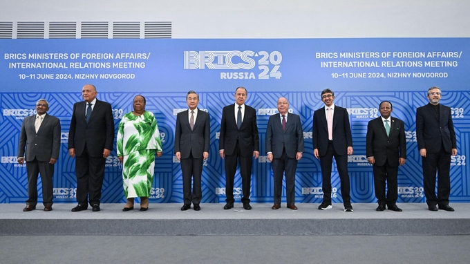 Bộ trưởng Ngoại giao các nước thành viên khối BRICS tham dự cuộc họp ở Nizhny Novgorod, Nga, ngày 10/6. Ảnh: Sputnik.