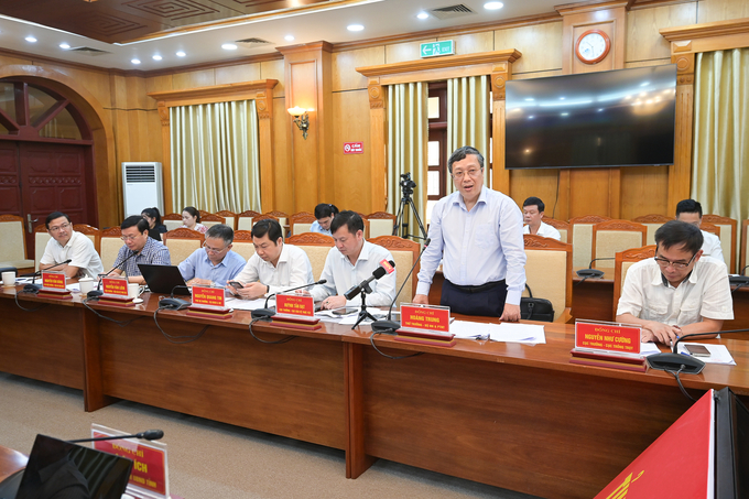Deputy Minister Hoang Trung gave opinions from the Ministry of Agriculture and Rural Development on the issue of developing the value of Bac Giang agricultural products. Photo: Tung Dinh.
