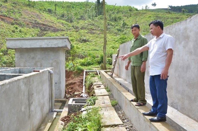 Công trình cấp nước sinh hoạt tập trung tại xã Tân Linh đang được hoàn thiện. Ảnh: Phạm Hiếu.