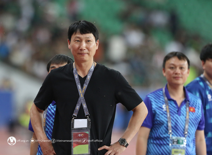 HLV Kim Sang sik để lại dấu ấn sau 2 trận đầu của ĐTVN.