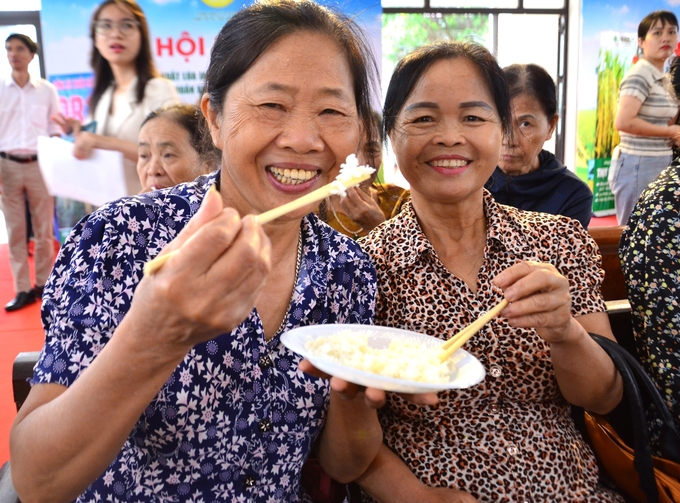 Try tasting Japanese rice. Photo: Duong Dinh Tuong.