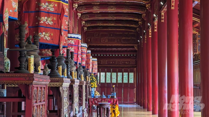 Bên trong Thế Tổ Miếu, nơi thờ bài vị của 13 đời vua triều Nguyễn. 