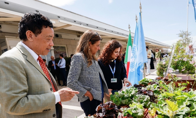 FAO Director-General QU Dongyu and Rector of La Sapienza University of Rome Antonella Polimeni attending the inauguration of new hydroponic garden at FAO headquarters (Terrace).