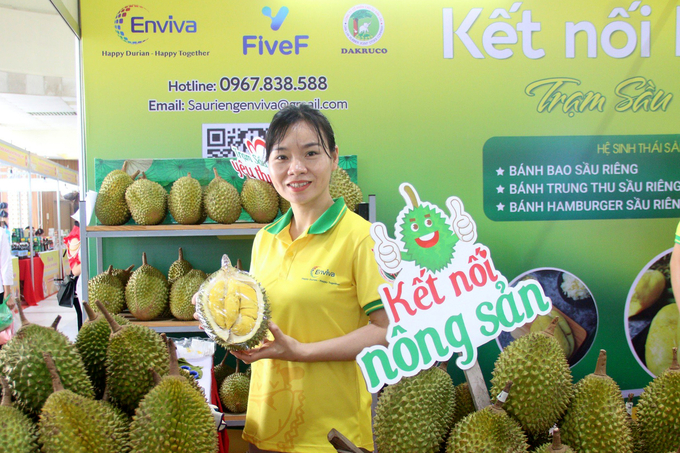 'Trạm sầu yêu thương' đang được tổ chức tại Phiên chợ nông sản, đặc sản vùng miền ở số 489 Hoàng Quốc Việt, Hà Nội.