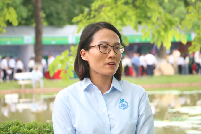 Bà Vũ Thị Thu Hoài, Giám đốc Kinh doanh Tập đoàn Đức Hạnh Marphavet BMG, chia sẻ về nhu cầu tuyển dụng. Ảnh: Hưng Giang.