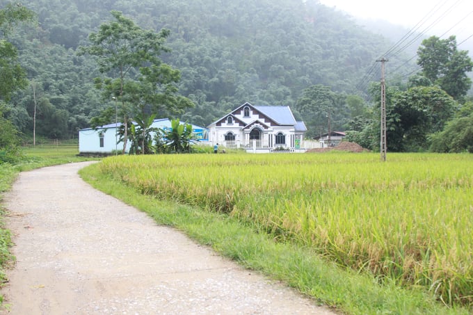 From a once impoverished and desolate place, Dong Ruong village (Kien Thanh commune, Tran Yen district, Yen Bai province) has risen to become a prosperous and livable rural area. Photo: Thanh Tien.