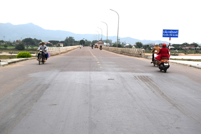 Huyện Tây Sơn (Bình Định) huy động mọi nguồn lực xây dựng kết cấu hạ tầng giao thông. Ảnh: V.Đ.T.