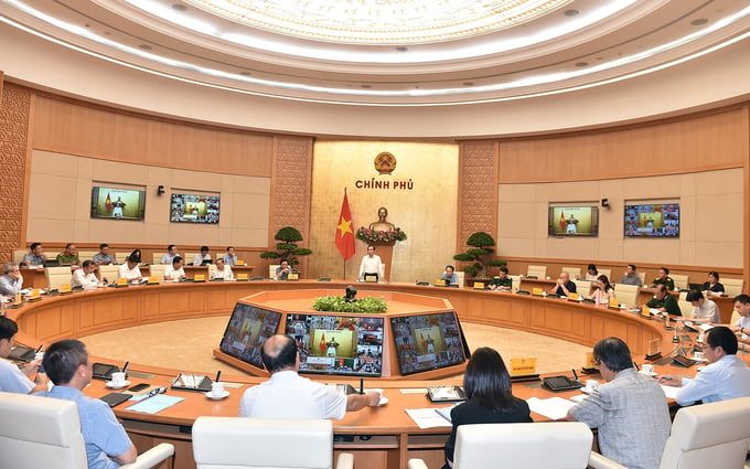 Deputy Prime Minister Tran Luu Quang instructed the Directorate of Fisheries (under the Ministry of Agriculture and Rural Development) to collaborate with relevant agencies in extensively and comprehensively disseminating information pertaining to Resolution No. 04. Photo: VGP/Hai Minh.