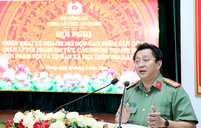 Đại tá Lâm Phước Nguyên, Giám đốc Công an tỉnh An Giang cho biết: An Giang mở đợt cao điểm tấn công, trấn áp tội phạm và tệ nạn xã từ ngày 26/6/2024 đến hết ngày 14/9/2024. Ảnh: Lê Hoàng Vũ.