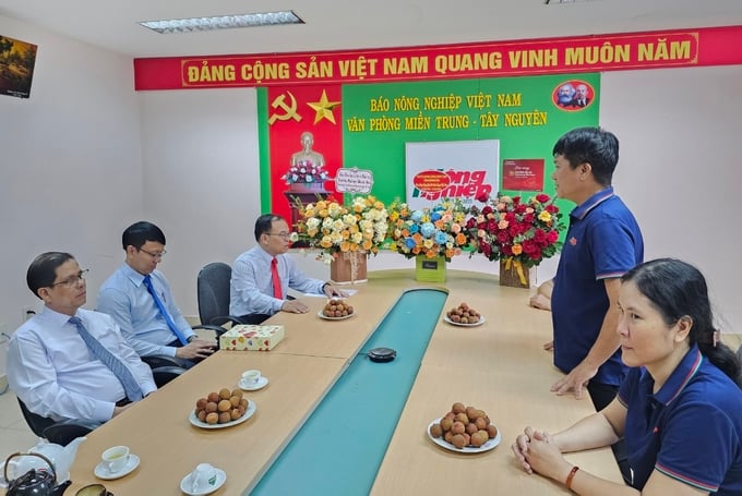 Ông Thiều Ngọc Khanh, Trưởng Văn phòng đại diện Báo Nông nghiệp Việt Nam tại miền Trung - Tây Nguyên, đã cảm ơn sự quan tâm của lãnh đạo tỉnh. Ảnh: KS.