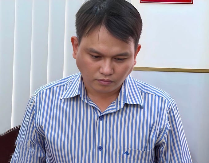 Bị can Phan Quang Nghệ bị khởi tố vì làm giả hồ sơ, cải tạo xe, cấp Giấy chứng nhận thẩm định thiết kế xe cơ giới nhằm trục lợi. Ảnh: CTV.
