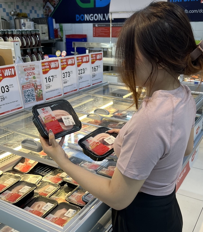 Consumers choose to buy MEATDeli cool meat at the WinMart/WinMart+ supermarket system