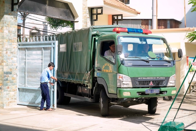 Trong suốt quá trình vận chuyển, đề thi được lực lượng công an, Ban Chỉ đạo thi bảo vệ trực tiếp. Xe đặc chủng của lực lượng Cảnh sát cơ động chạy xuyên suốt, không dừng nghỉ dọc đường. Trong đó, điểm thi xa nhất thuộc huyện Vĩnh Thạnh (cách trung tâm thành phố khoảng 90km).