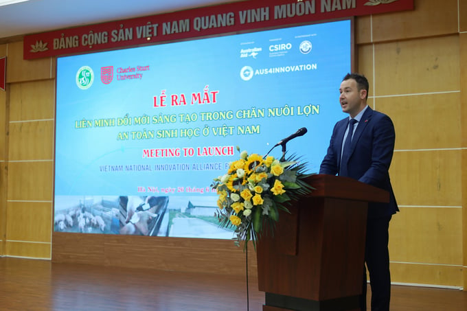 Tiến sĩ Kim Wimbush, Tham tán CSIRO tại Việt Nam kiêm Giám đốc Chương trình Aus4Innovation cam kết hỗ trợ Việt Nam phát triển ngành nông nghiệp bền vững. 