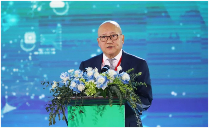 Mr. Tan Cheng Guan, Deputy CEO of Sembcorp Industries Group, shared that VSIP shares the same goal as the Ha Tinh provincial government in attracting high-value industries, creating quality job opportunities, and actively contributing to the development of the local community.