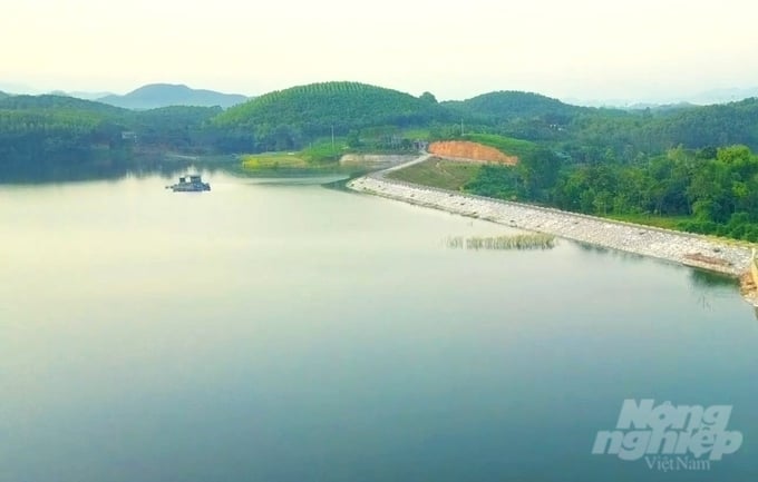 Toàn tỉnh Tuyên Quang hiện nay có 43 hồ chứa có kết quả đánh giá cơ bản an toàn và 37 hồ chứa có nguy cơ mất an toàn cao. Ảnh: Đào Thanh.