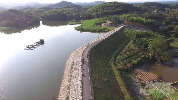 Hồ Ngòi Là 2, công trình thủy lợi lớn nhất tỉnh Tuyên Quang nhiều hạng mục đã bị xuống cấp cần kinh phí duy tu, bảo dưỡng. Ảnh: Đào Thanh.