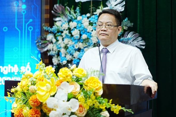 Nguyễn Việt Hùng - Giám đốc Sở TT-TT Hà Nội phát biểu tại hội nghị. 