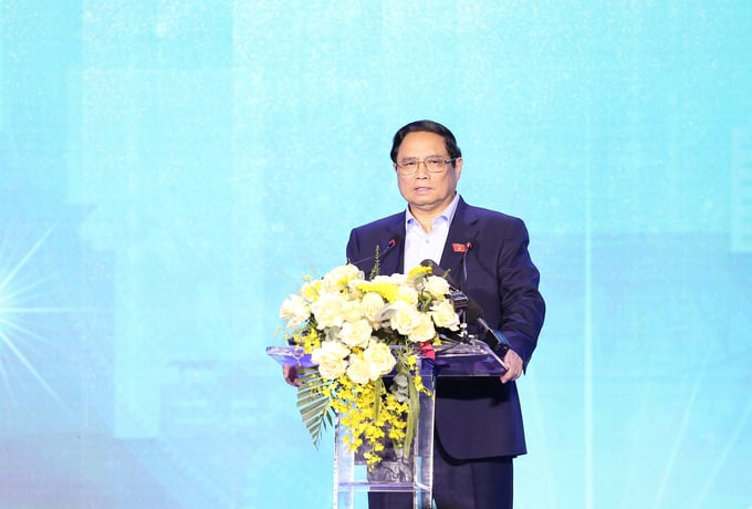 Thủ tướng Chính phủ biểu dương những thành tích nổi bật của Thành phố Hà Nội trong thời gian thực hiện Đề án 06. 