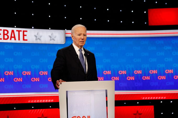 Tổng thống Mỹ Joe Biden trong cuộc tranh luận trực tiếp đầu tiên do đài CNN tổ chức tại Atlanta, bang Georgia, hôm 27/6. Ảnh: Reuters.