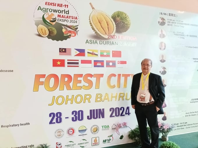Durian expert Sakda Sinives attended the 2nd Asian Durian Conference in Johor Bahru, Malaysia.
