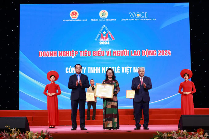 Nestlé Việt Nam được vinh danh 'Doanh nghiệp tiêu biểu vì Người lao động' lần thứ 5 liên tiếp. 
