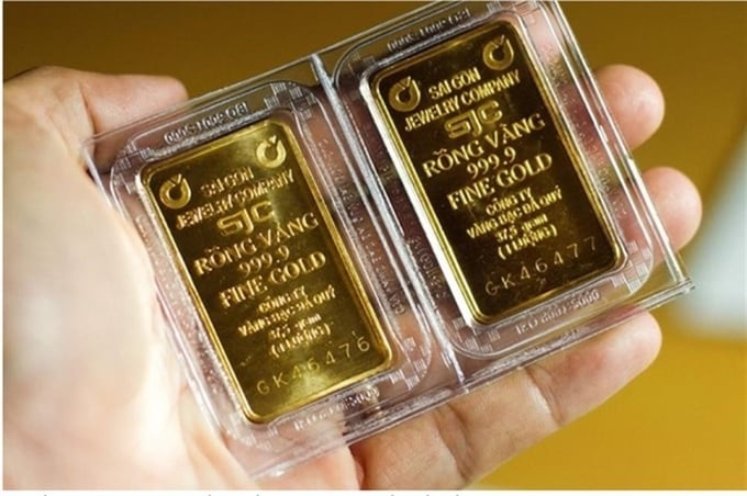 Vàng SJC được bán cho các cơ sở kinh doanh vàng bạc không có giấy phép với giá chênh lệch cao hơn so với ngân hàng hương mại nhà nước bán. Ảnh: CAHN.
