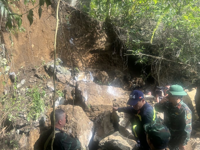 Hiện trường vụ sạt lở lấp cửa hang tại xã Hiệp Lực, huyện Ngân Sơn, tỉnh Bắc Kạn. Ảnh: Ngọc Tú. 
