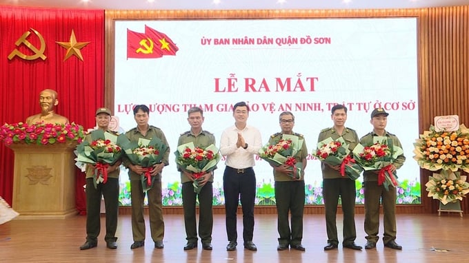 Lễ ra mắt lực lượng bảo vệ vệ an ninh trật tự ở cơ sở tại quận Đồ Sơn.