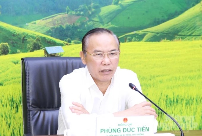 Deputy Minister Phung Duc Tien emphasized that the Department of Science, Technology, and Environment must adhere to the principle of ‘synchronous quantity-quality transformation’ when developing science and technology tasks. Photo: Trung Quan.