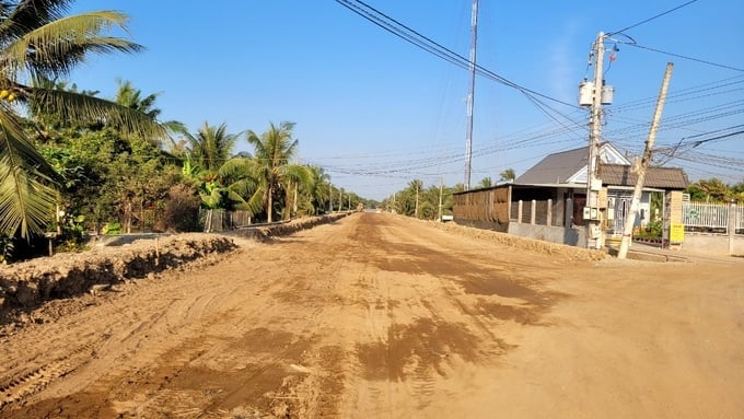 According to estimates, the total demand for sand for the five highway projects in the Mekong Delta and Ho Chi Minh City's Ring Road 3 amounts to 63 million cubic meters, with a current shortfall of 24.4 million cubic meters. Photo: Minh Dam.