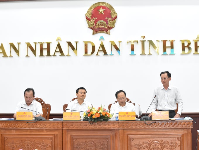 The delegation holding a meeting in Ben Tre province on the afternoon of July 2. Photo: Minh Dam.