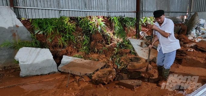 Mưa lớn, đất đá sạt lở khiến nhiều nhà dân ở Hà Giang bị thiệt hại. Ảnh: Đào Thanh.