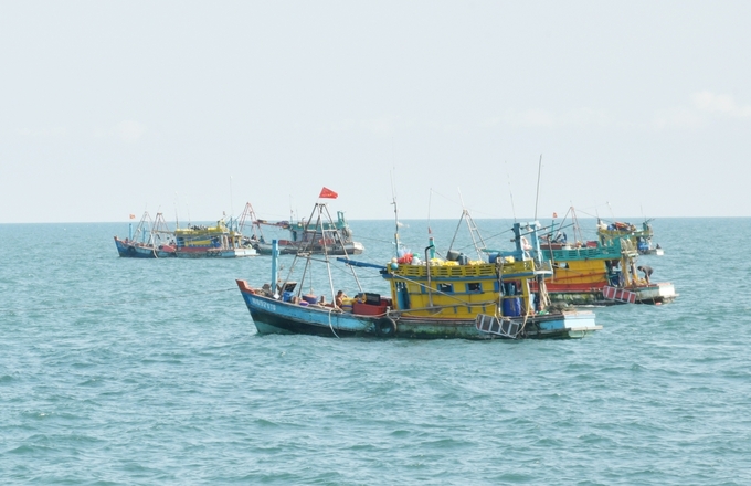 Tình trạng tàu cá, ngư dân vi phạm vùng biển nước ngoài vẫn còn phức tạp. Ảnh: Hồng Thắm.