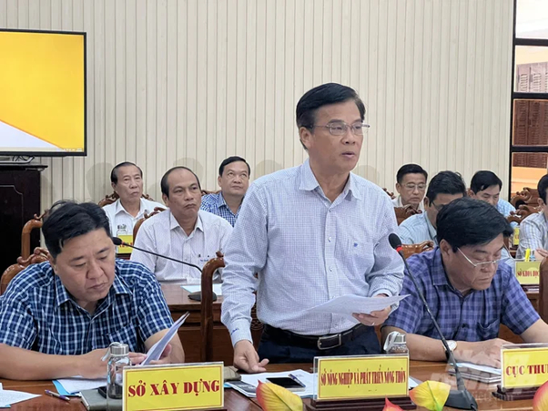 Mr Luu Hoang Ly, Director of the Department of Agriculture and Rural Development of Bac Lieu province, said that the Vietnam Salt Industry Festival – Bac Lieu 2024 will be held on 12/2014. Photo: Trong Linh.