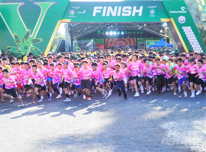 Marathon Quốc tế 'Vietcombank Mekong Delta' tỉnh Hậu Giang là giải chạy lớn nhất miền Tây, mùa giải năm nay thu hút gần 11.000 vận động viên, trong đó riêng cự ly dành riêng cho thanh thiếu niên có hơn 2.000 vận động viên tham dự. Ảnh: BTC.