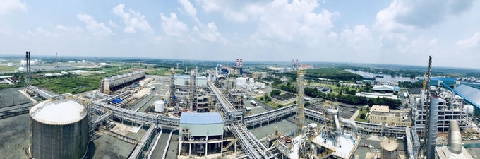 PetroVietnam Ca Mau Fertilizer Joint Stock Company (PVCFC) is making efforts to implement its commitment to reduce emissions, aiming for Net Zero by 2050.  Photo: MT.