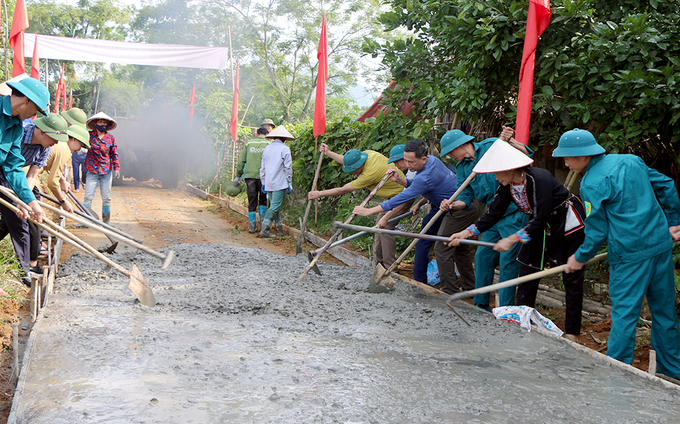 Cùng bàn, cùng đóng góp, cùng làm và cùng hưởng thụ nên người dân càng thêm hài lòng và hạnh phúc với sự thay đổi diện mạo của quê hương.