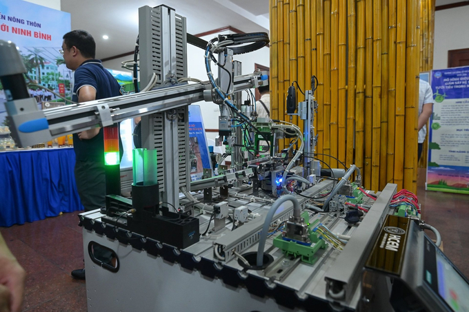 A technological product exhibited at the forum. Photo: Tung Dinh. 