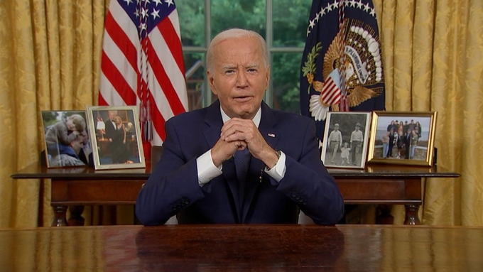 Tổng thống Mỹ Joe Biden phát biểu trước toàn quốc tại Phòng Bầu dục tối 14/7 (tức sáng 15/7 theo giờ Hà Nội). Ảnh: CNN. 