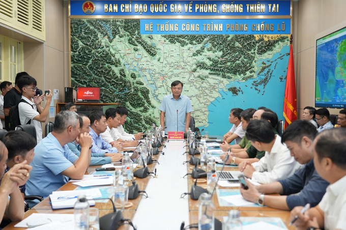 The meeting on responding to tropical depression and heavy rain took place on the morning of July 15 at the Ministry of Agriculture and Rural Development. Photo: Duc Minh.