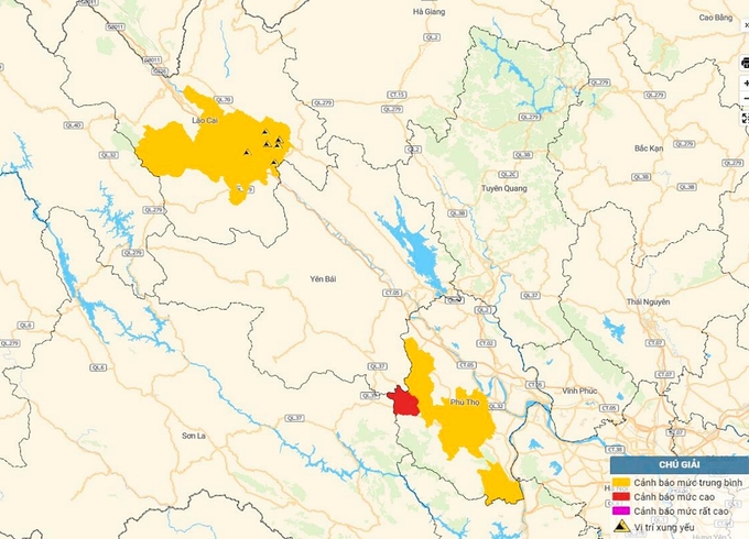 Bản đồ nguy cơ lũ quét, sạt lở đất đá tại Lào Cai và Phú Thọ. Ảnh: TT KTTV Quốc gia