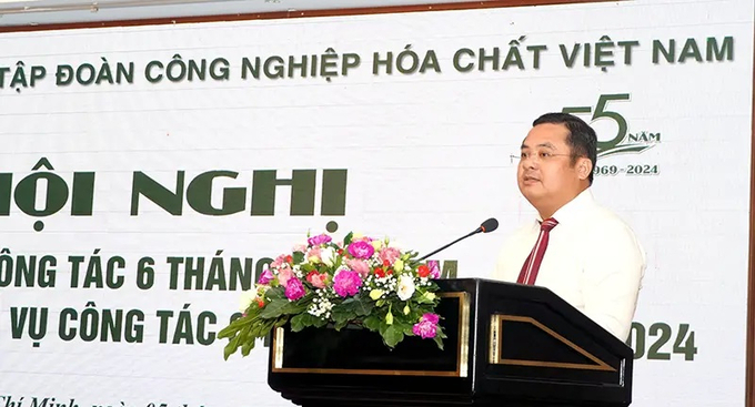 Ông Phùng Quang Hiệp, Tổng Giám đốc Vinachem đề nghị các phòng, ban chuyên môn, đơn vị thành viên tập trung cao độ hoàn thành kế hoạch sản xuất, kinh doanh đề ra trong 6 tháng cuối năm.