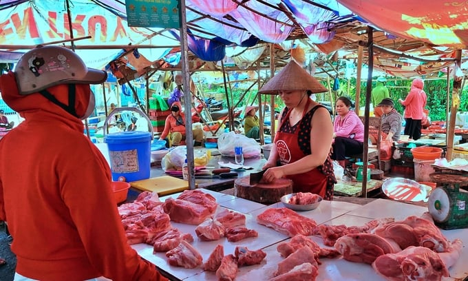 A meat stall at a temporary market. Photo: ILRI.